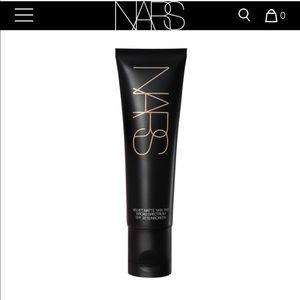 NARS Velvet Matte Skin Tint in Finland